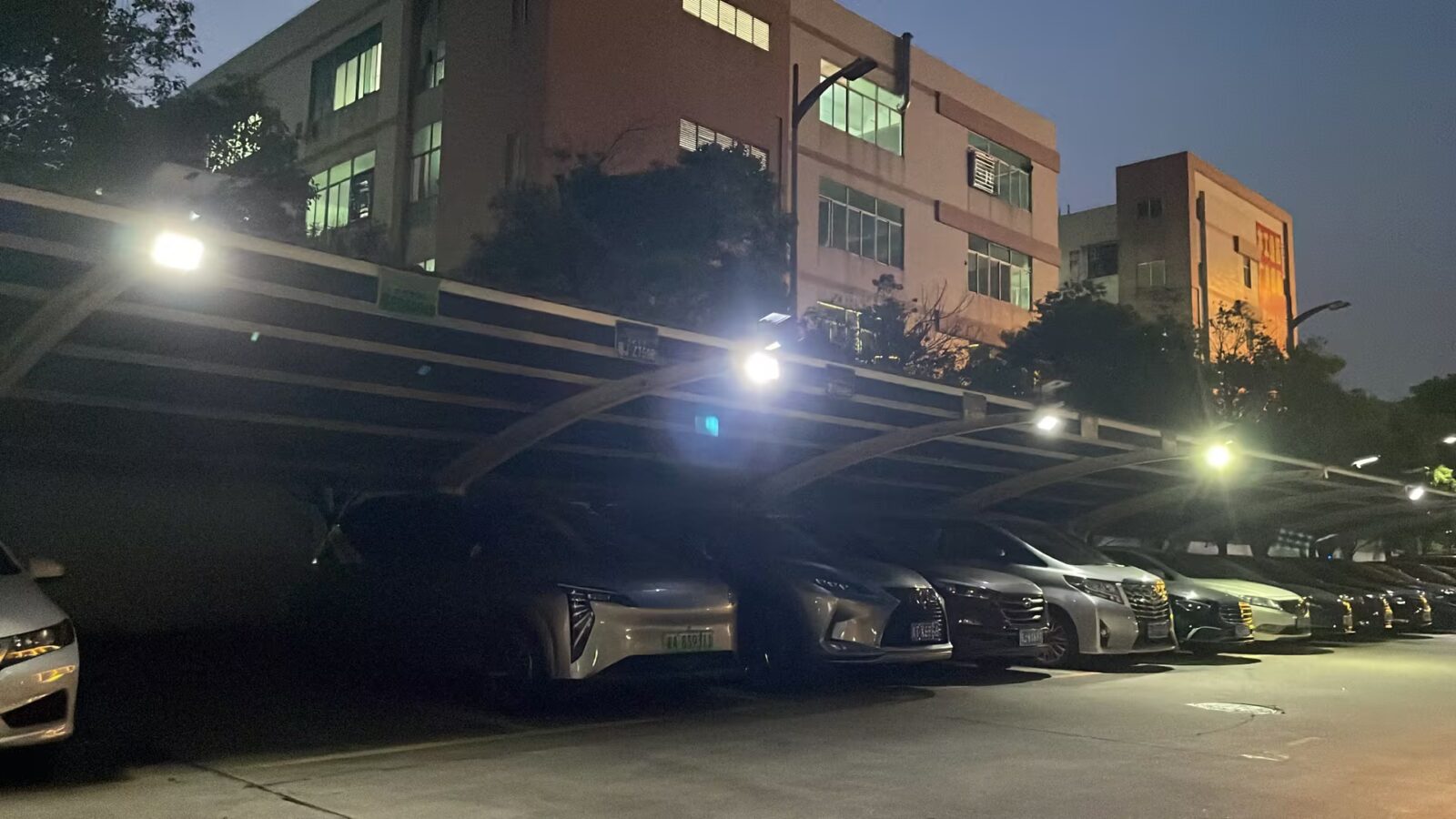 Premium garage rendering for all-in-one solar and industrial LED lighting solutions by BSPRO Lighting, featuring efficient internal illumination and sustainable energy.